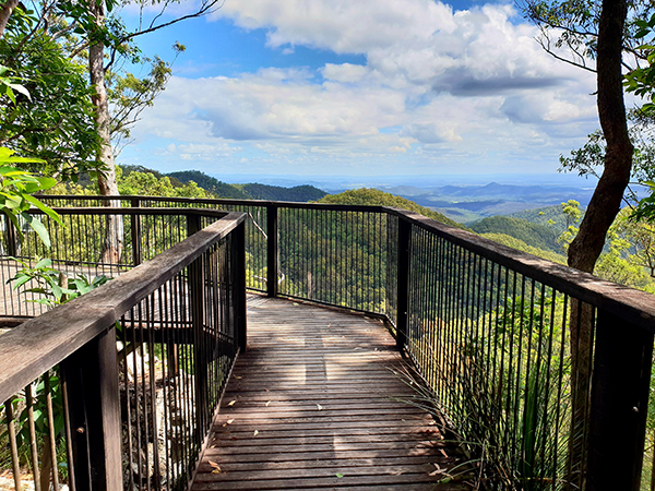 Mt Glorious lookout
